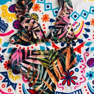 NWOT. Tropical Leaf Print Bikini with ruffle detail